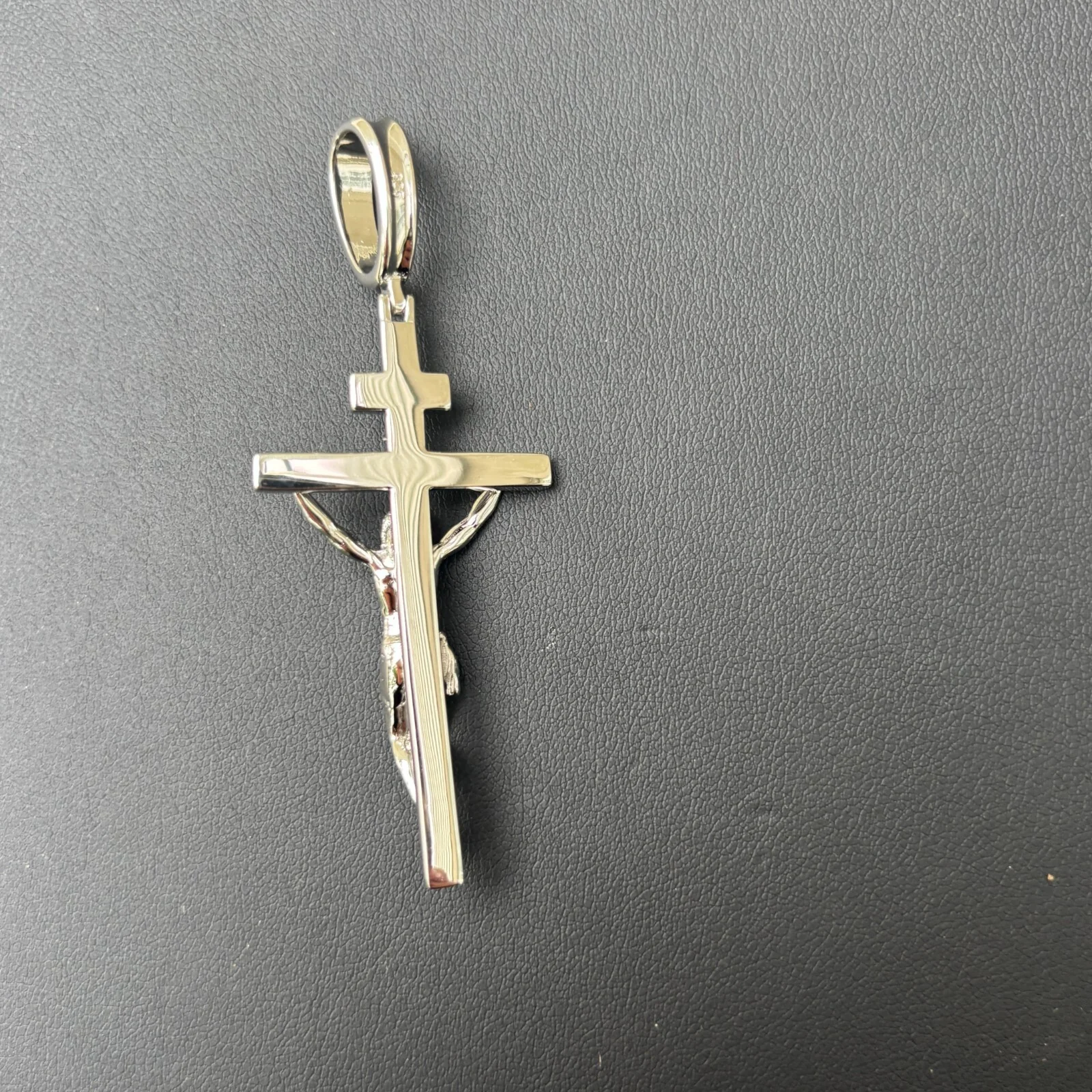 925 Sterling Silver Jesus on Wooden Cross Pendant - Image 7