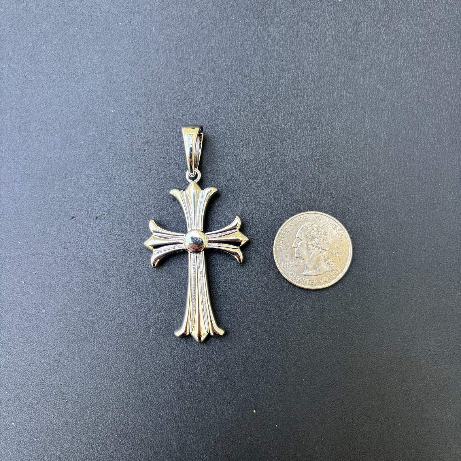 925 Sterling Silver Cross Hearts Pendant - Large - Image 7