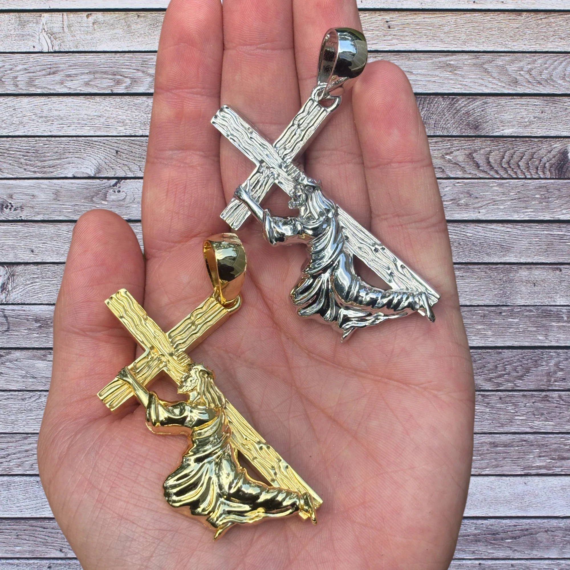 925 Sterling Silver Jesus Carrying Cross Pendant - Large - Image 7