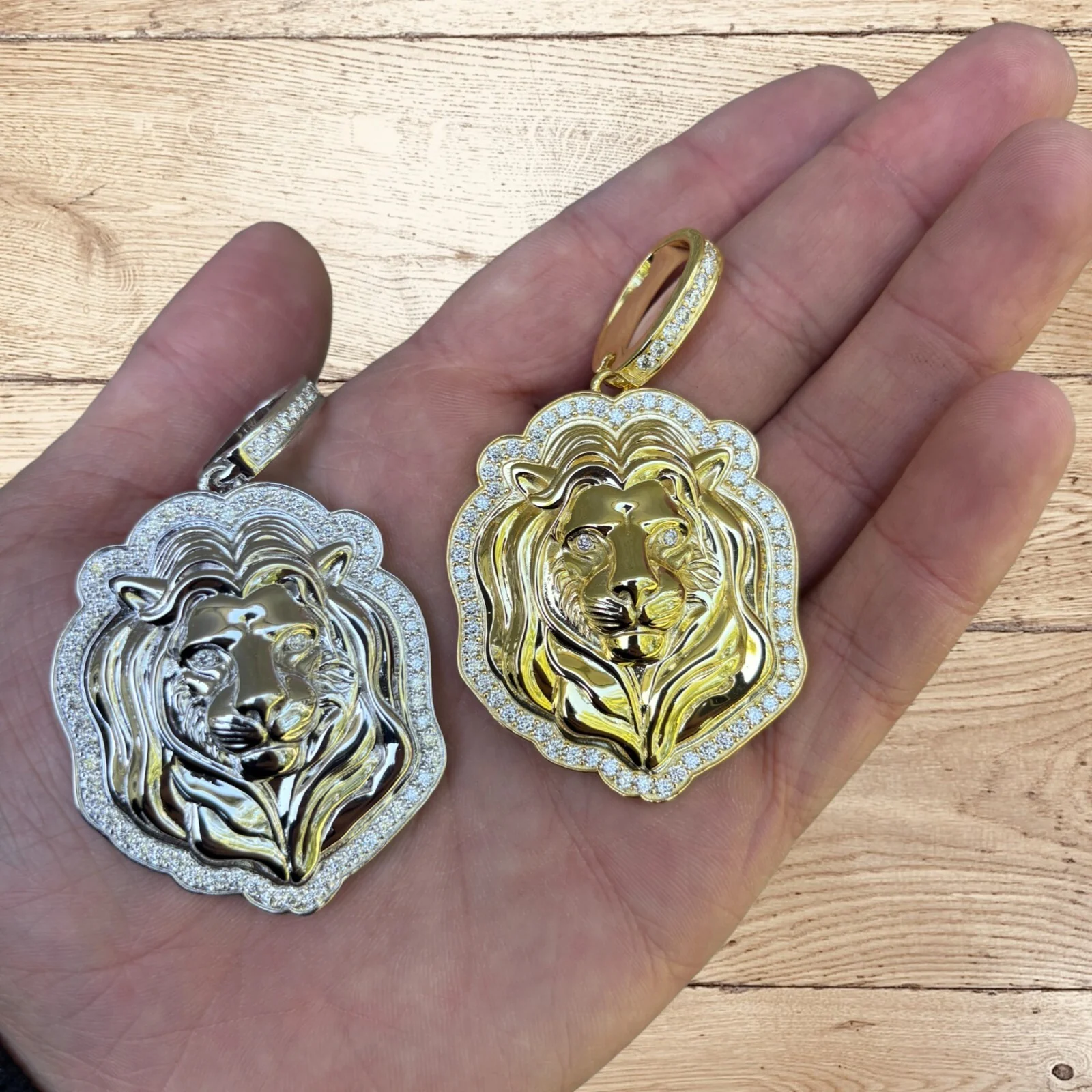 925 Sterling Silver Lion Head Pendant With Moissanite - Large - Image 3