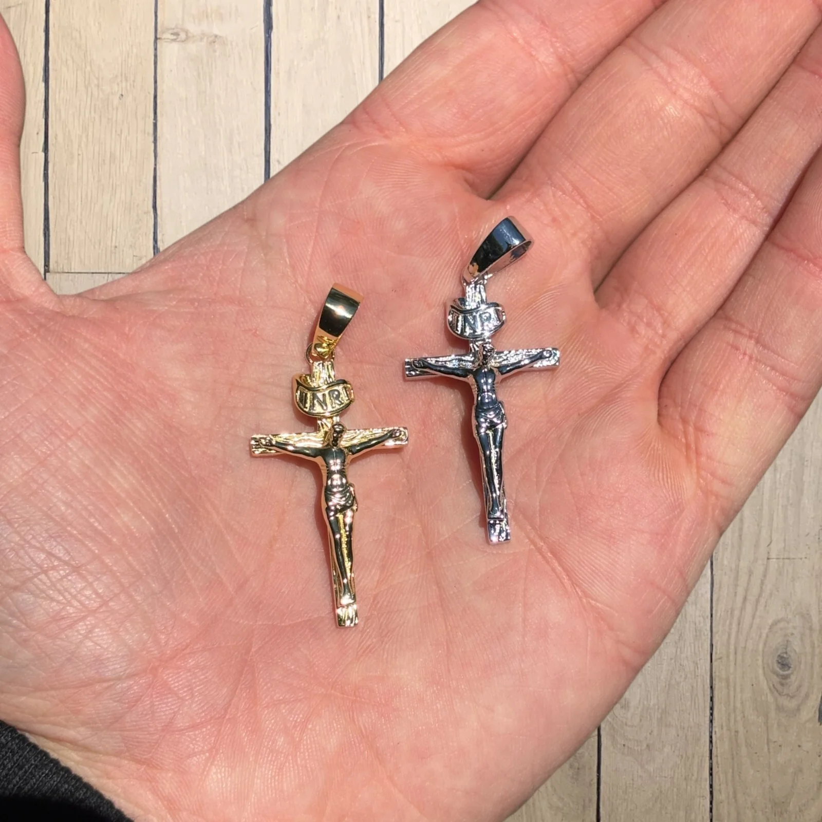 925 Sterling Silver Crucifix Cross Pendant - Medium - Image 4