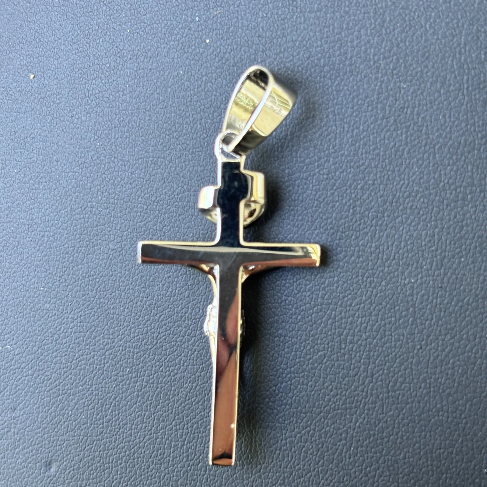 925 Sterling Silver Crucifix Cross Pendant - Medium - Image 8