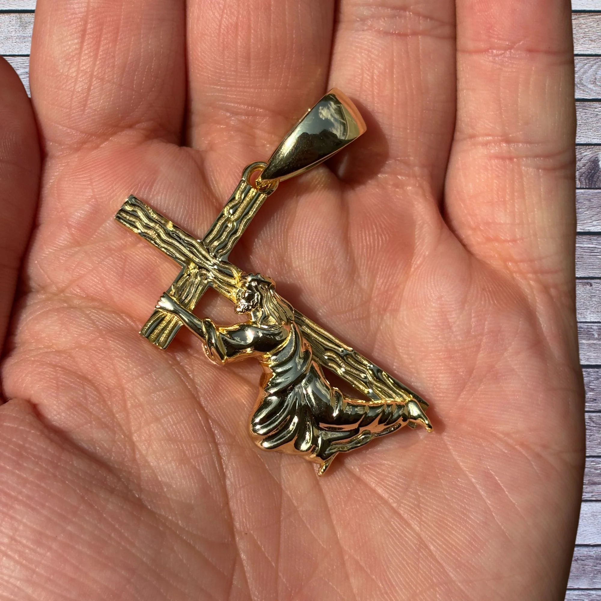 925 Sterling Silver Jesus Carrying Cross Pendant - Medium - Image 5