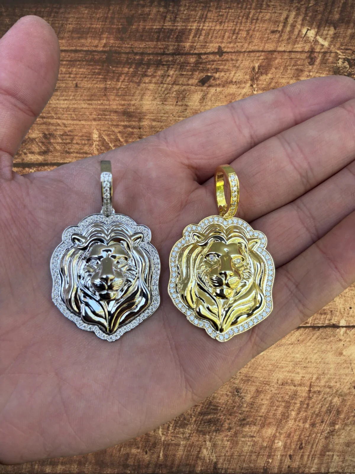 925 Sterling Silver Lion Head Pendant With Moissanite - Medium - Image 3