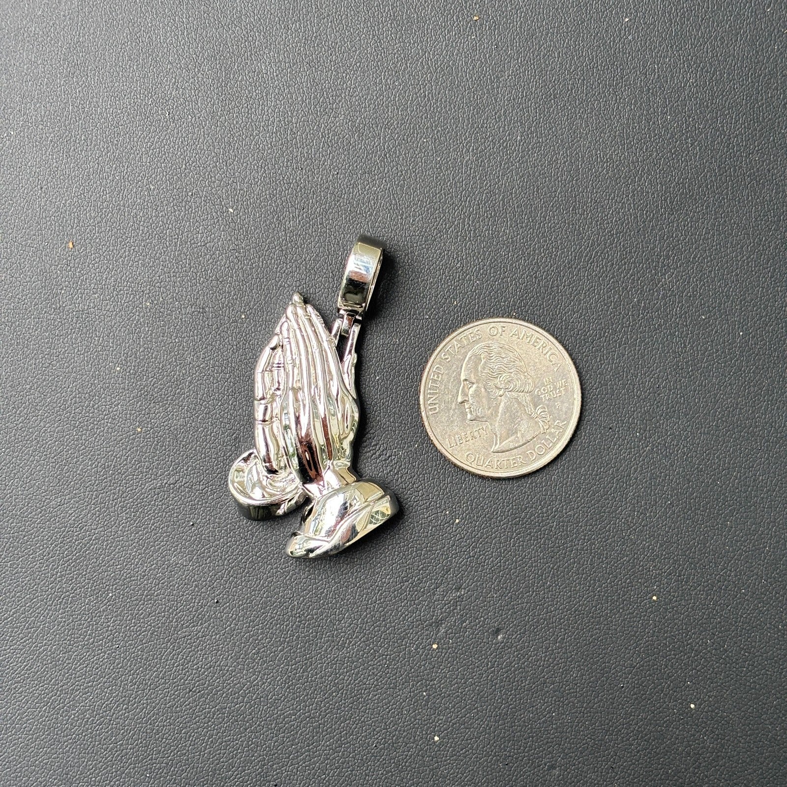 925 Sterling Silver Praying Hands Pendant - Medium - Image 9