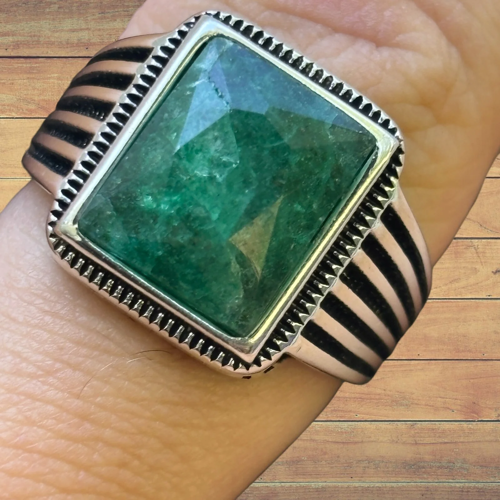925 Sterling Silver Green Emerald Ring - Image 3