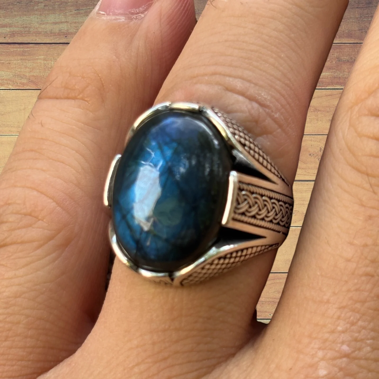 925 Sterling Silver Labradorite Ring - Image 6