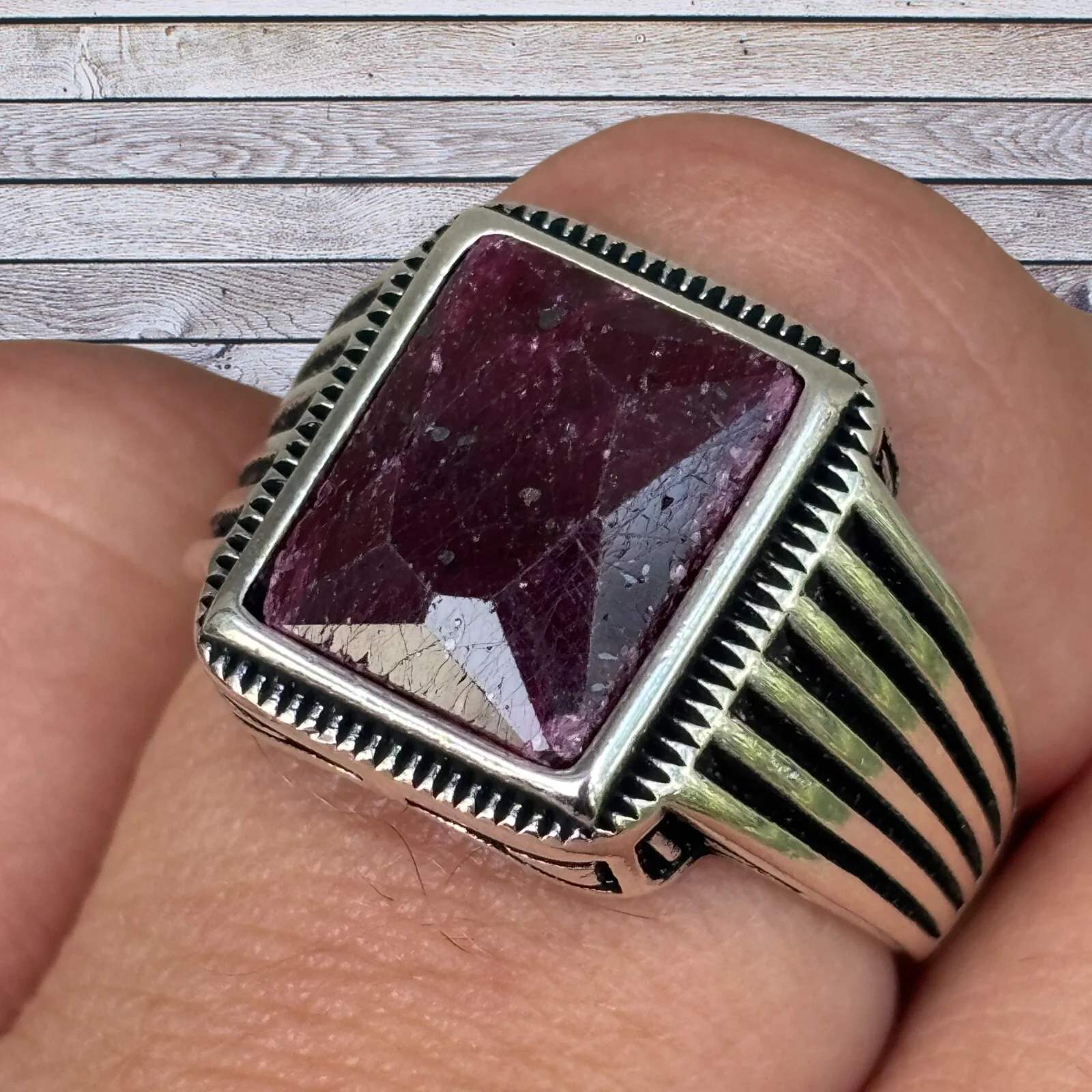 925 Sterling Silver Vintage Red Ruby Ring - Image 2