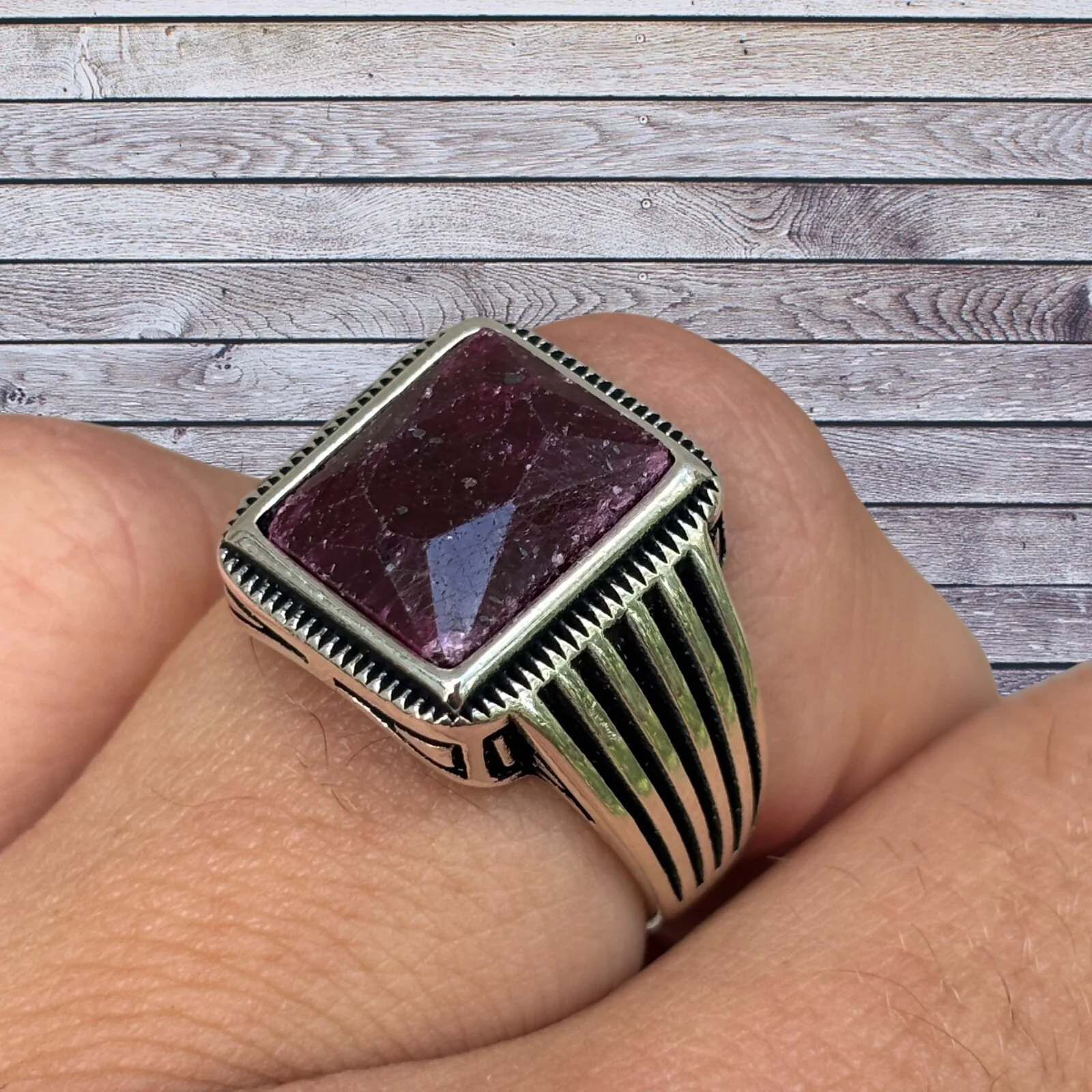 925 Sterling Silver Vintage Red Ruby Ring - Image 5
