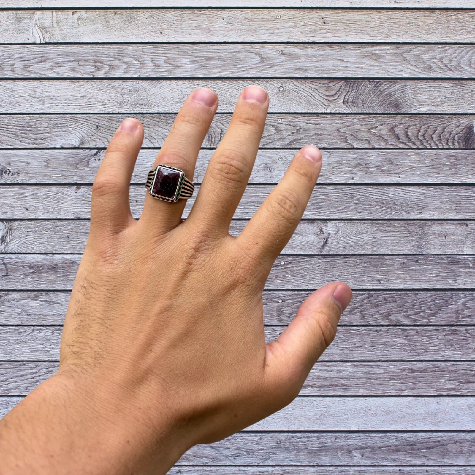 925 Sterling Silver Vintage Red Ruby Ring - Image 6