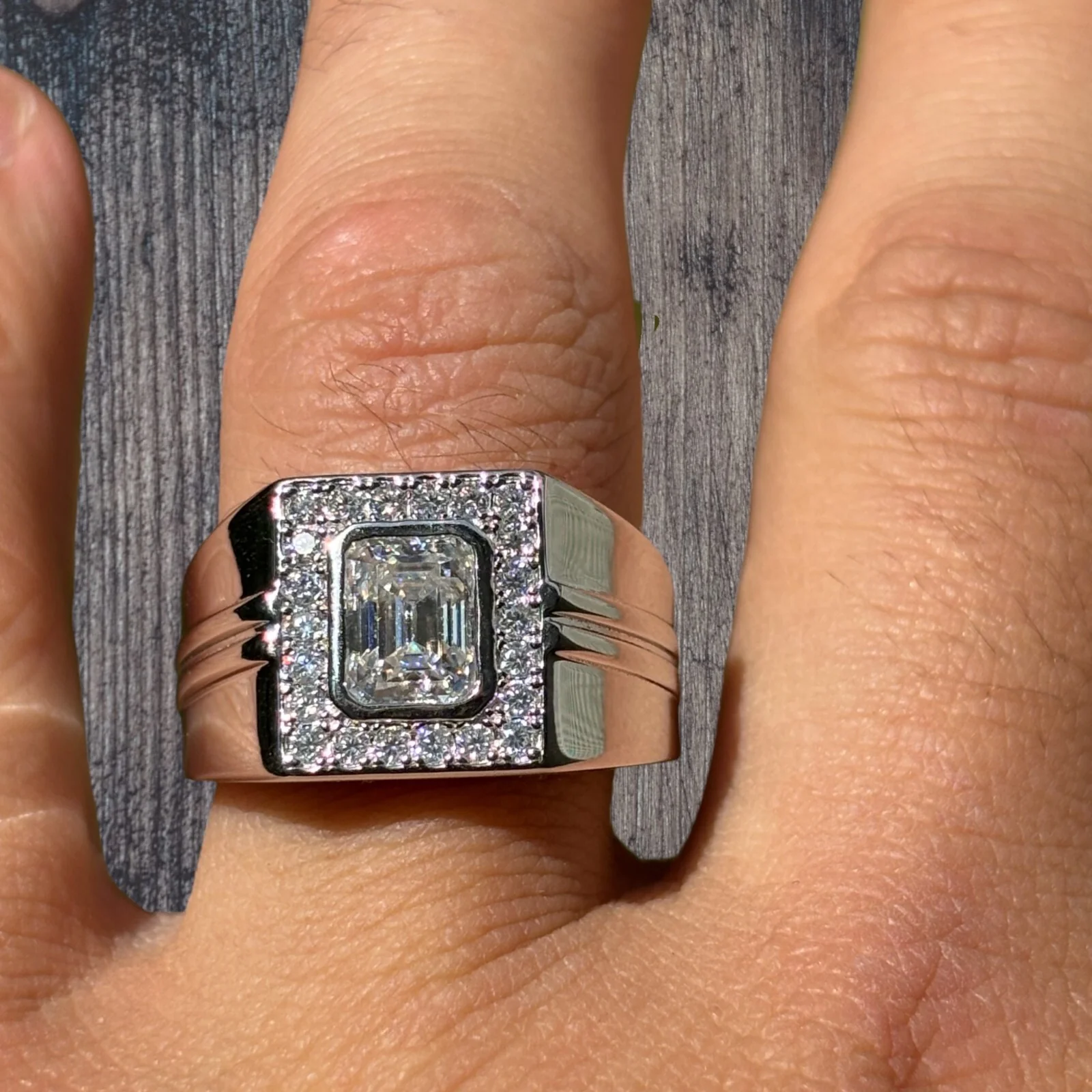 925 Sterling Silver Emerald Cut Ring With Moissanite - Image 2