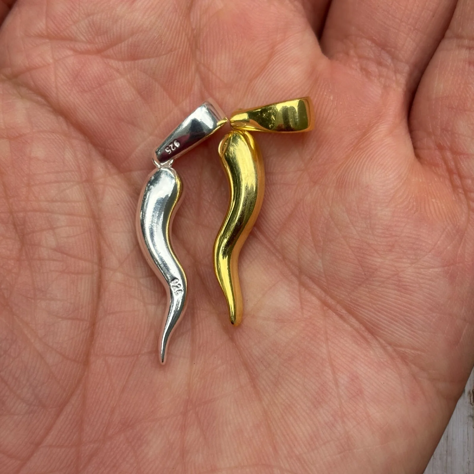 925 Sterling Silver Italian Horn Pendant - Image 3