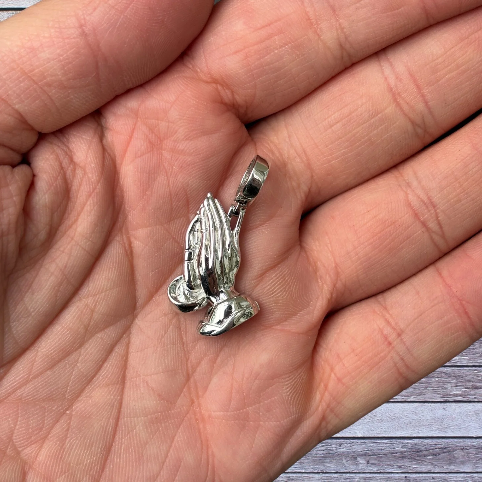 925 Sterling Silver Praying Hands Pendant - Small - Image 6