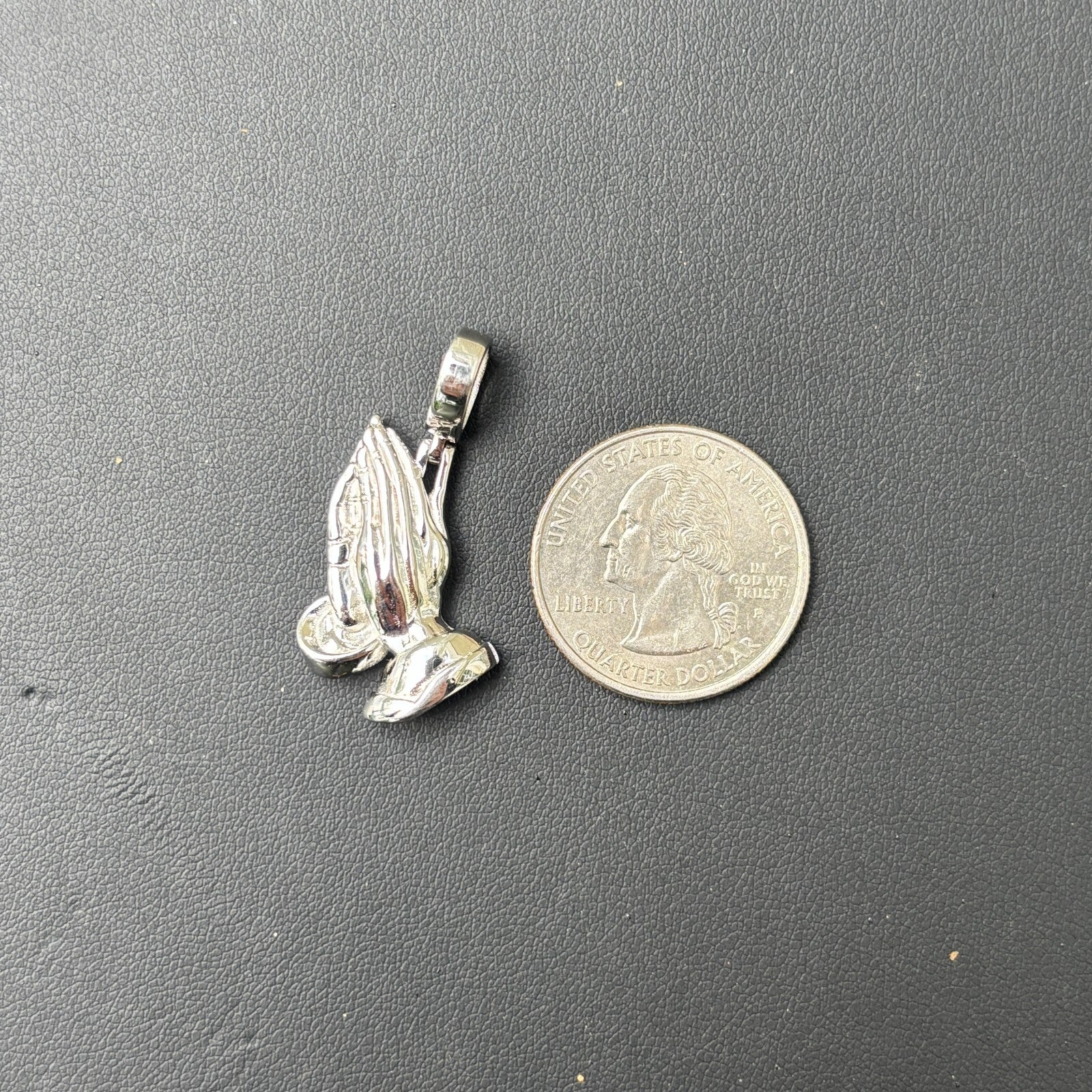 925 Sterling Silver Praying Hands Pendant - Small - Image 8