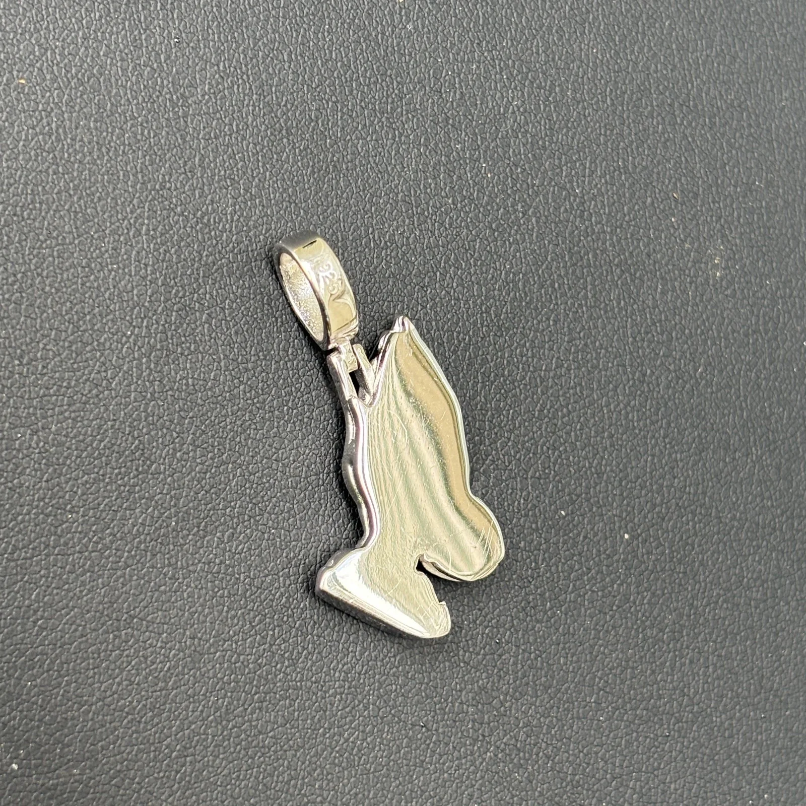 925 Sterling Silver Praying Hands Pendant - Small - Image 9