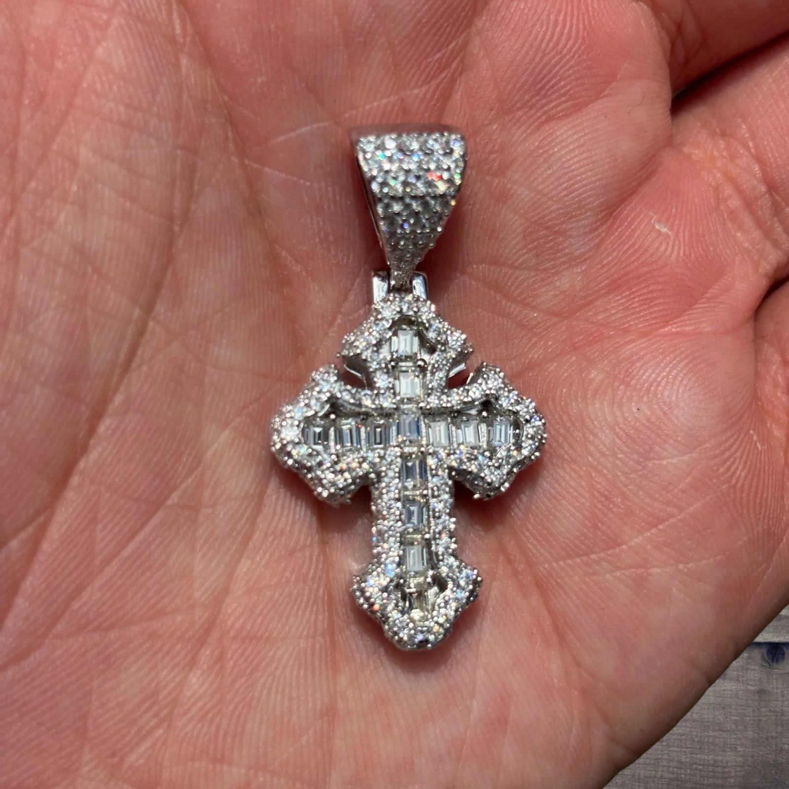 925 Sterling Silver Gothic Cross With Moissanite - Small - Image 7