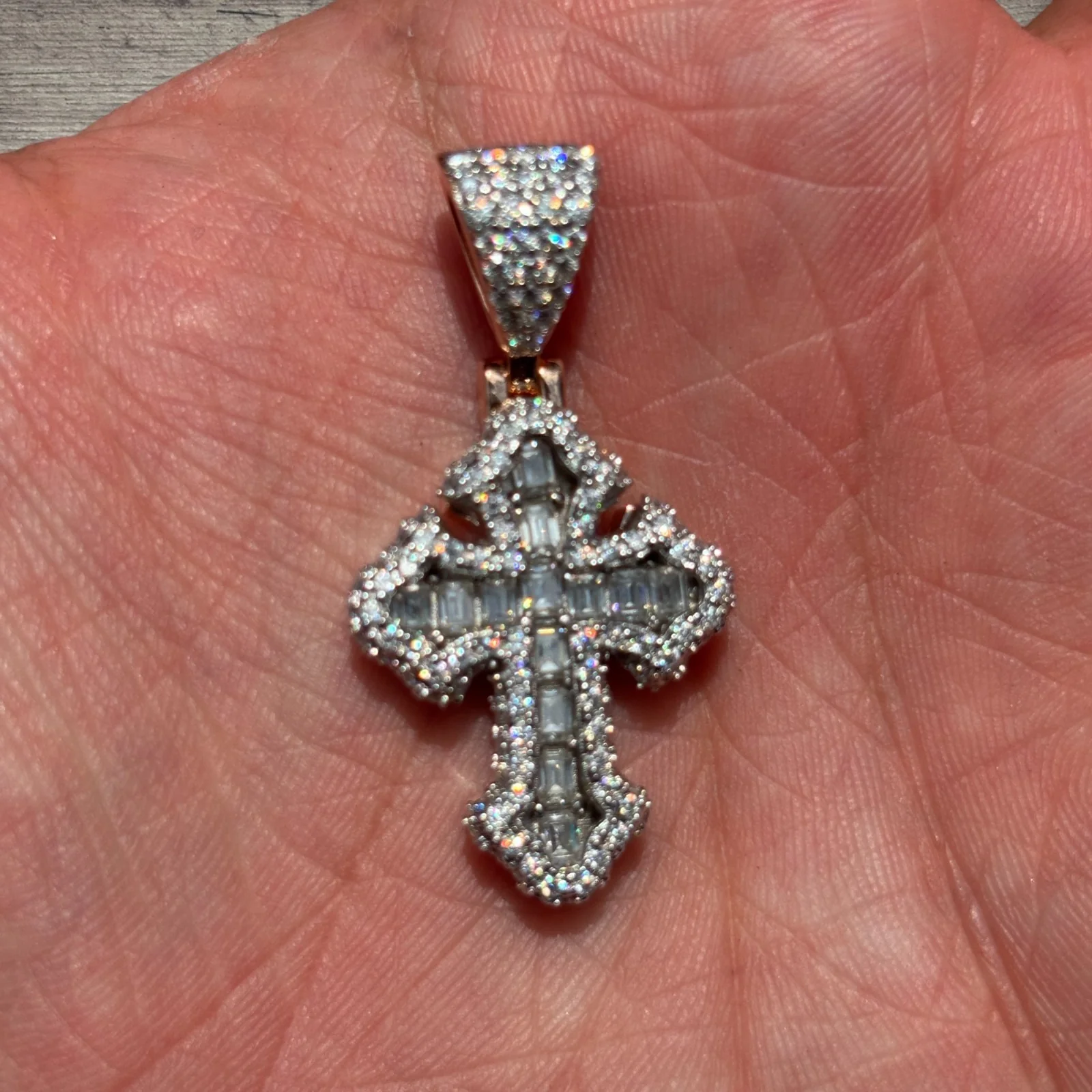 925 Sterling Silver Gothic Cross With Moissanite - Small - Image 9