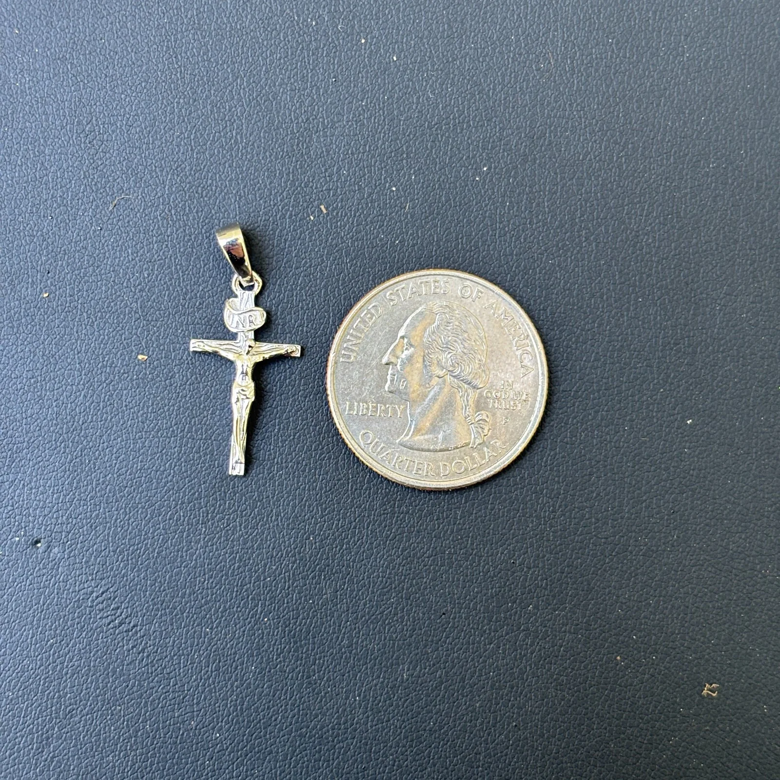 925 Sterling Silver Crucifix Cross Pendant - Small - Image 7