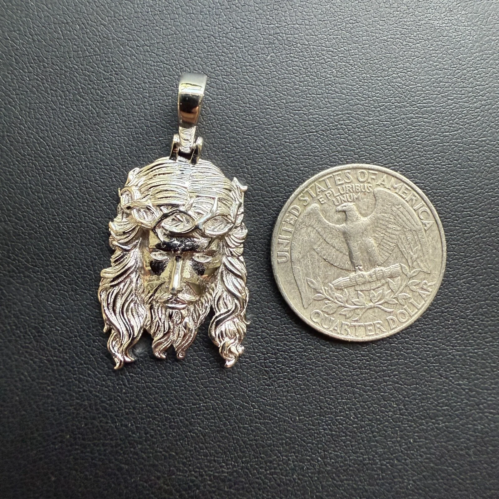 925 Sterling Silver Classic Jesus Piece Pendant - Small - Image 11