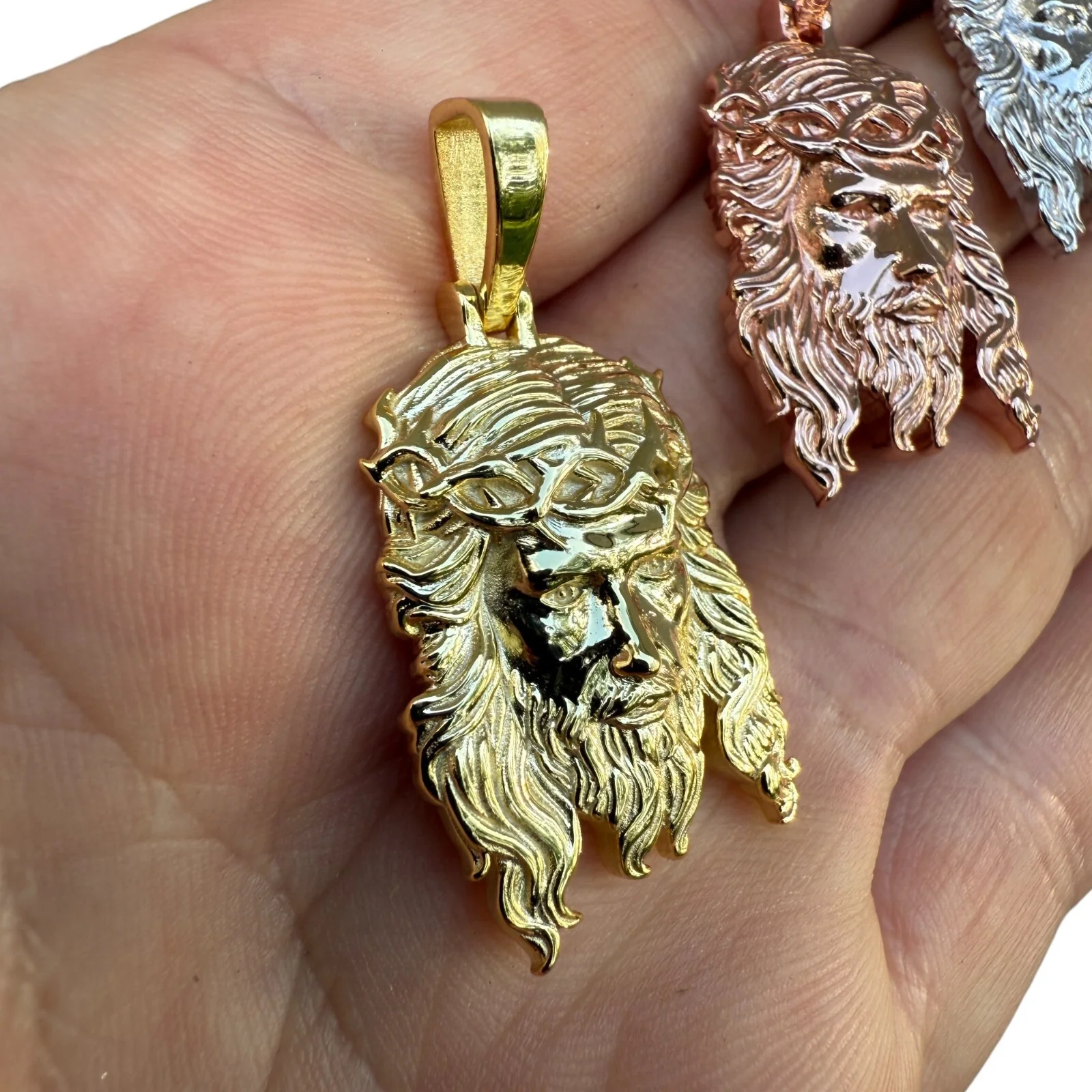 925 Sterling Silver Classic Jesus Piece Pendant - Small - Image 13
