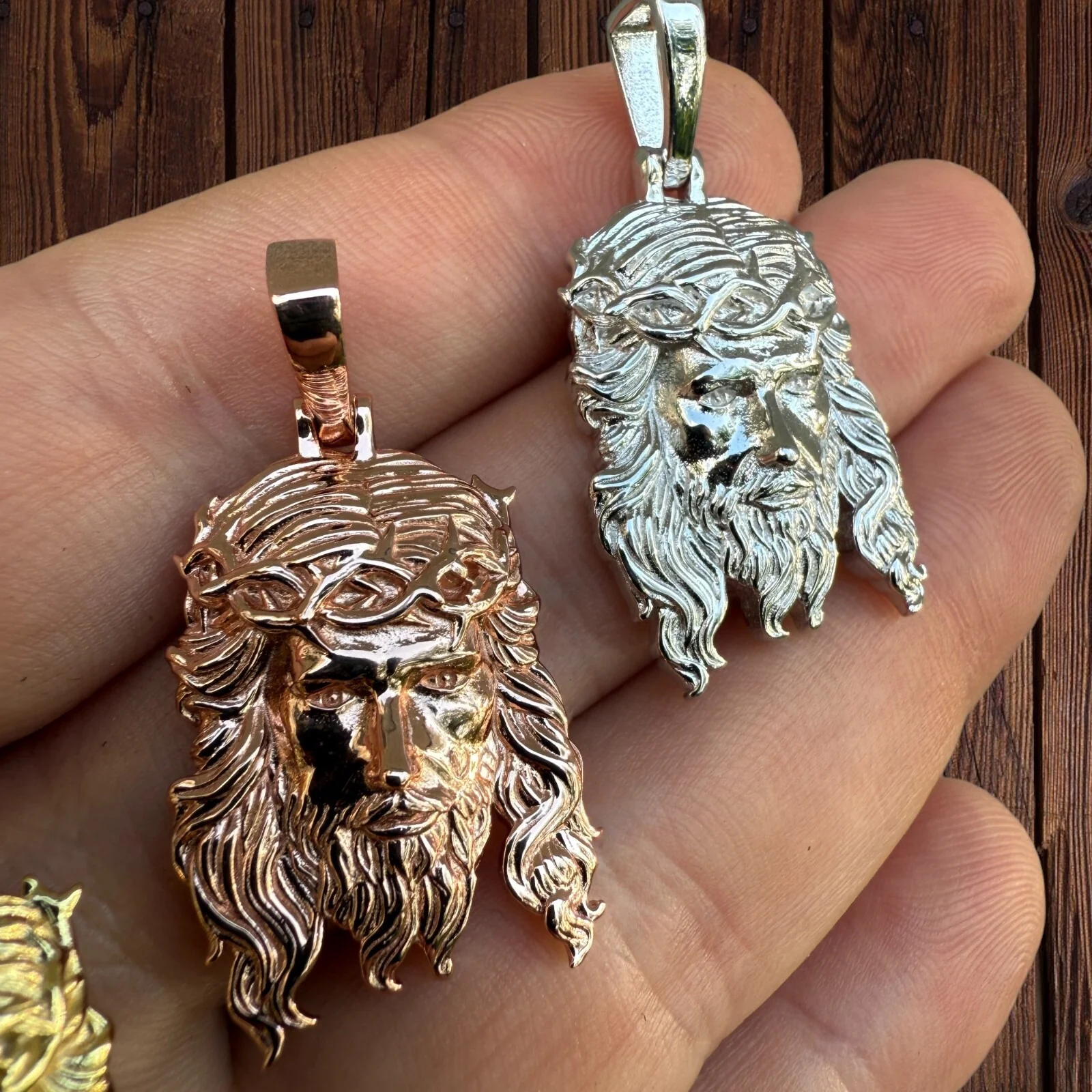 925 Sterling Silver Classic Jesus Piece Pendant - Small - Image 14